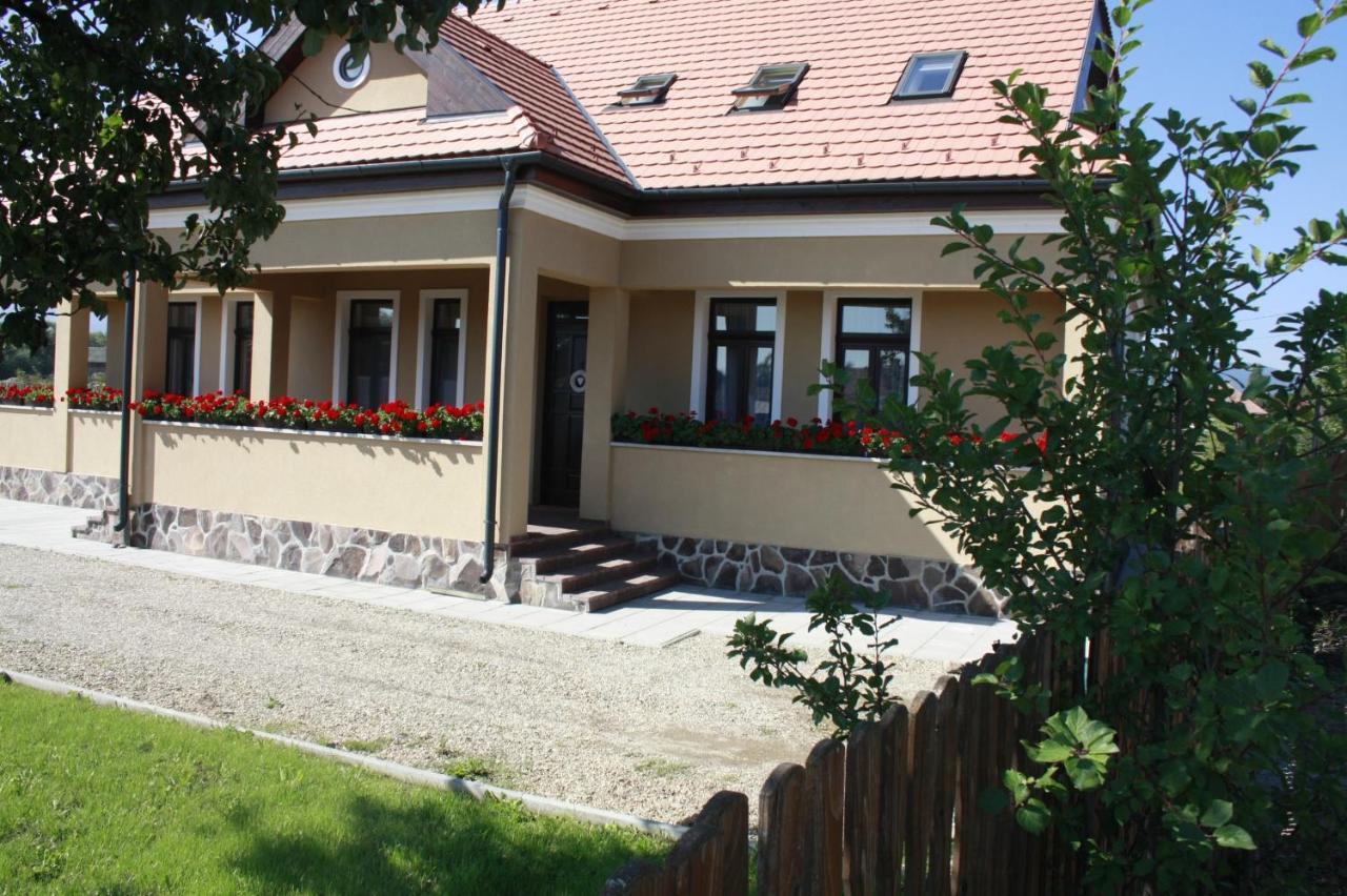 Pensiune Agroturistica Horvath-Kert Borzont المظهر الخارجي الصورة